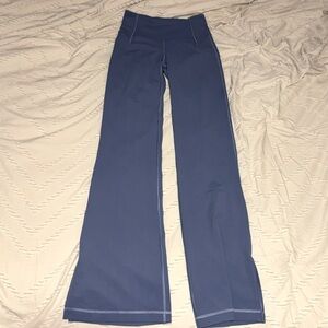 BLUE LULULEMON ATHLETICA LEGGINGS 💙